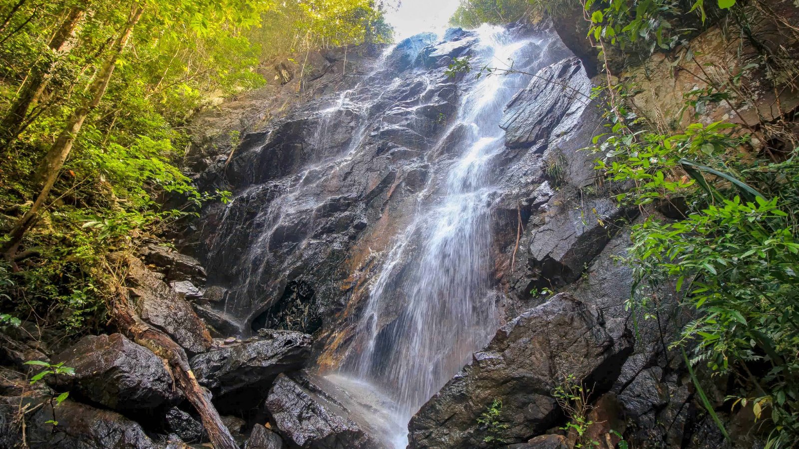 Waterfalls and jungle viewpoints in Koh Phangan