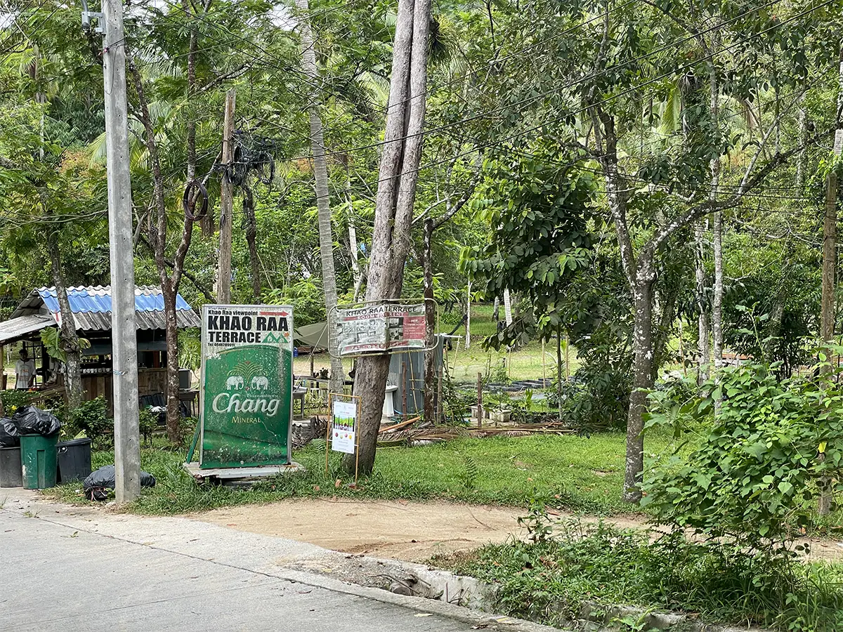Sentier sommet Khao Ra Koh Phangan jungle montagne point culminant